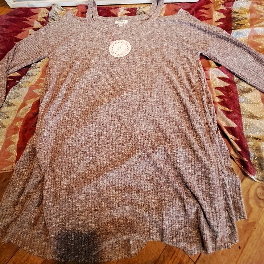 Umgee cold shoulders knit sweater